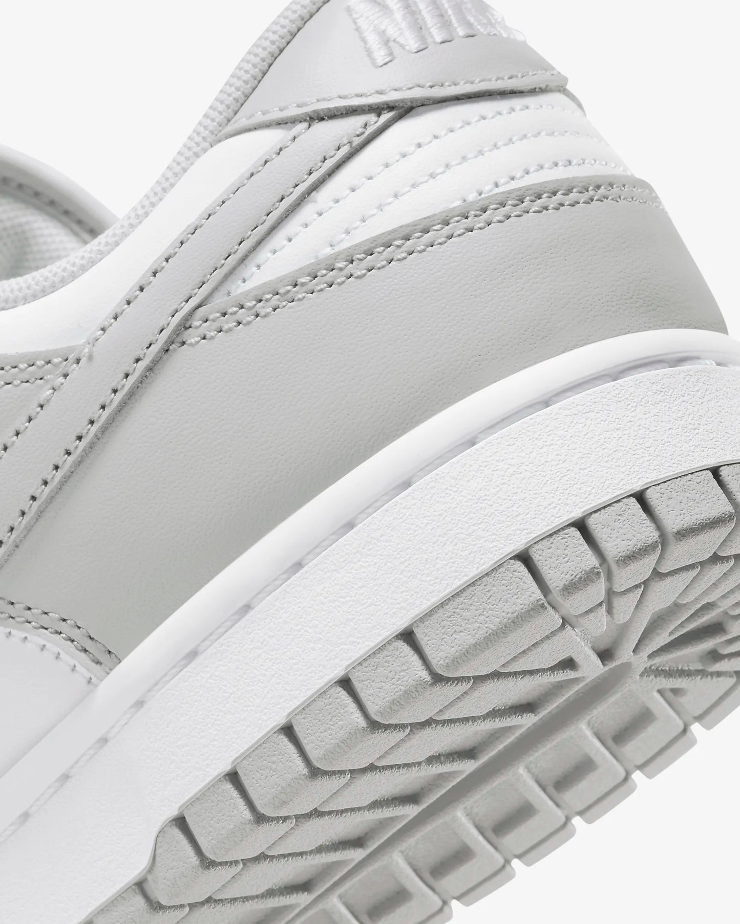 Nike Dunk Low Retro Light Grey