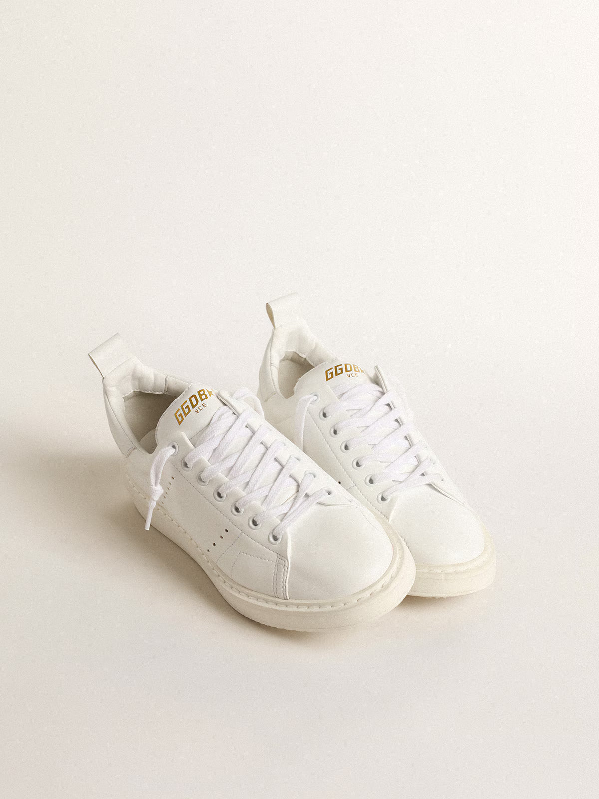 Golden Goose Starter bio-based with white star and heel tab