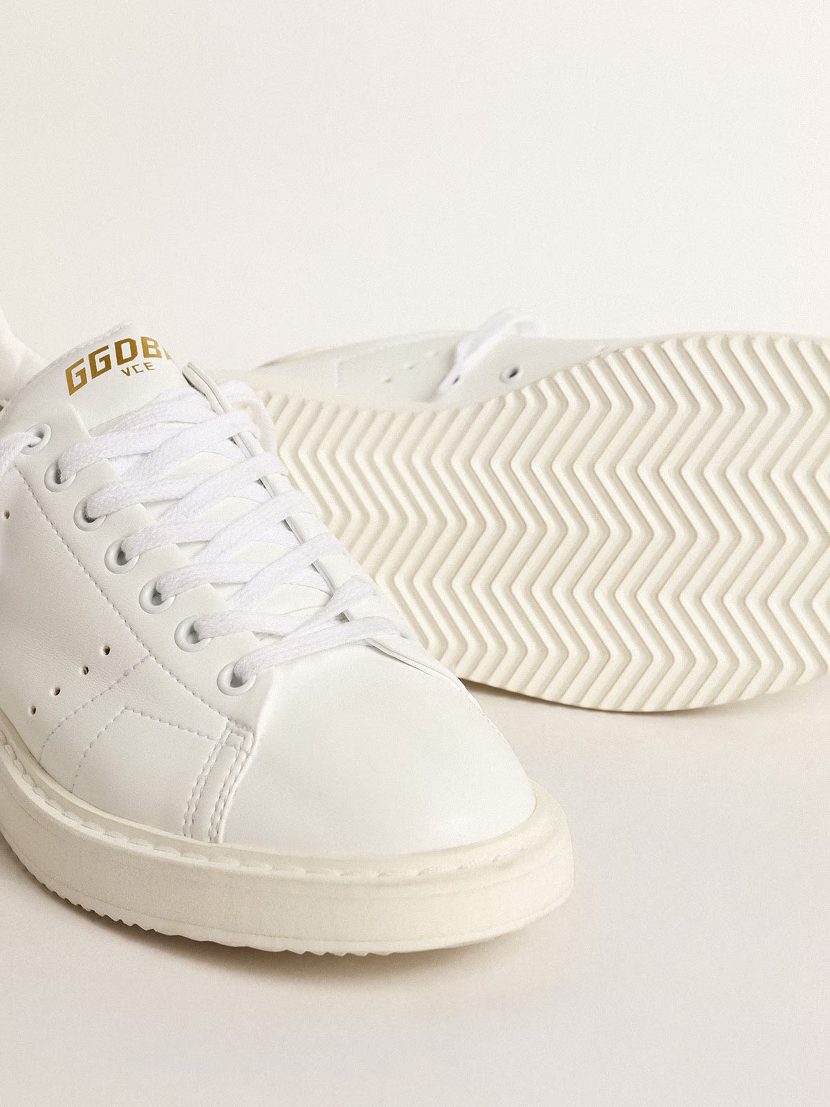 Golden Goose Starter bio-based with white star and heel tab
