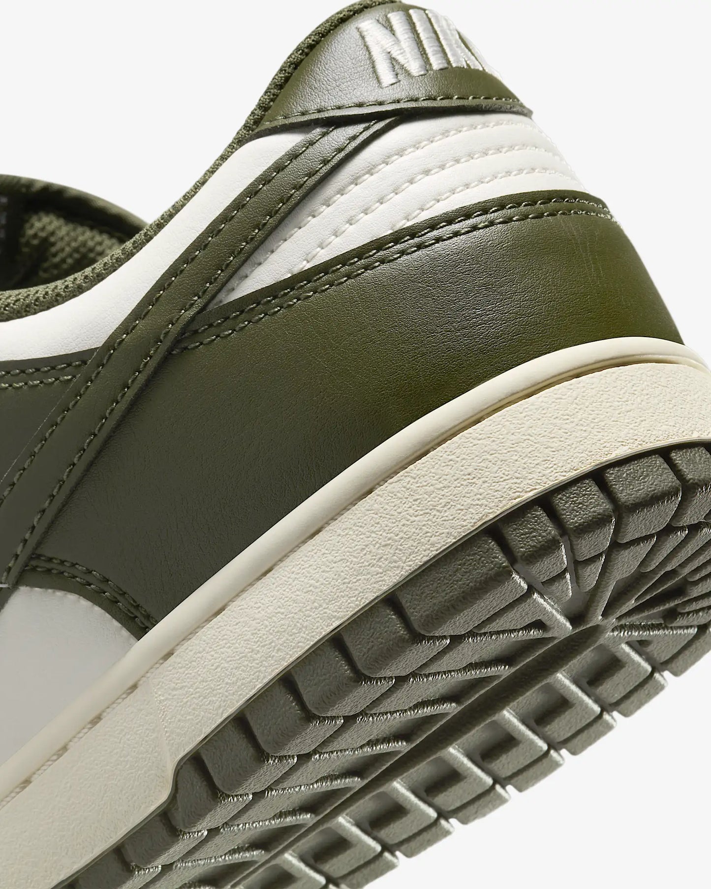 Nike Dunk Low Retro Olive Green