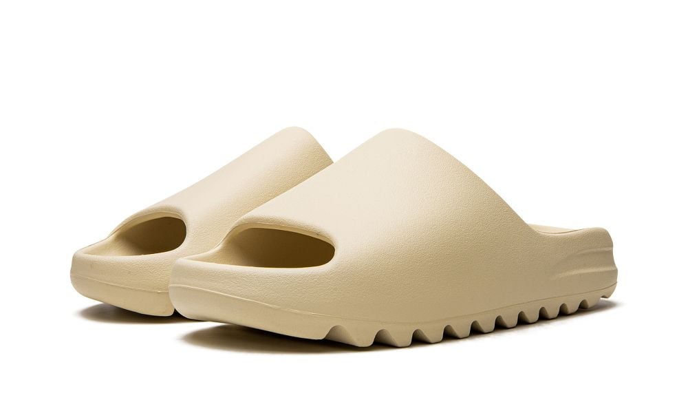 Yeezy Slides «Bone (2022 Restock)»