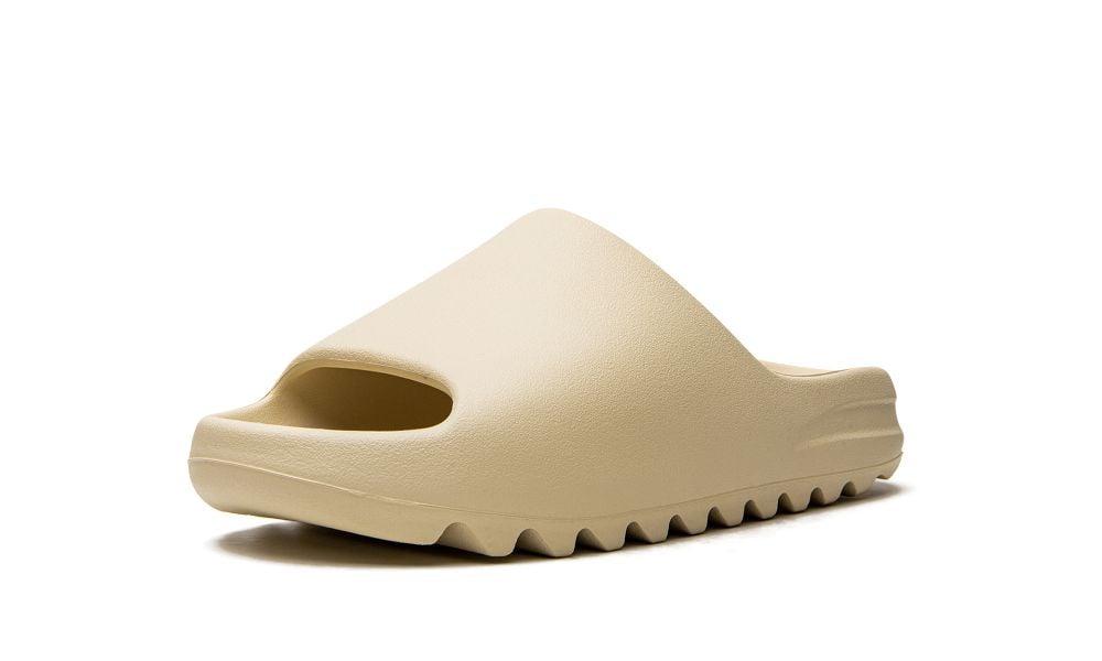 Yeezy Slides «Bone (2022 Restock)»