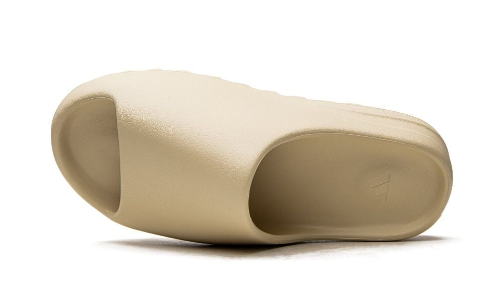 Yeezy Slides «Bone (2022 Restock)»