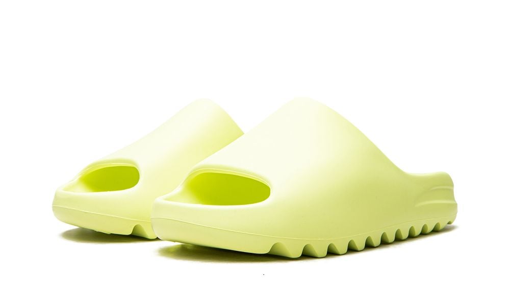 Yeezy Slides «Glow»