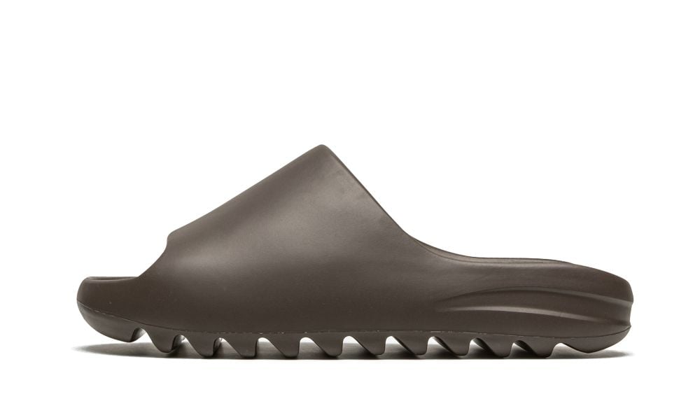 Yeezy Slides «Soot 2021»