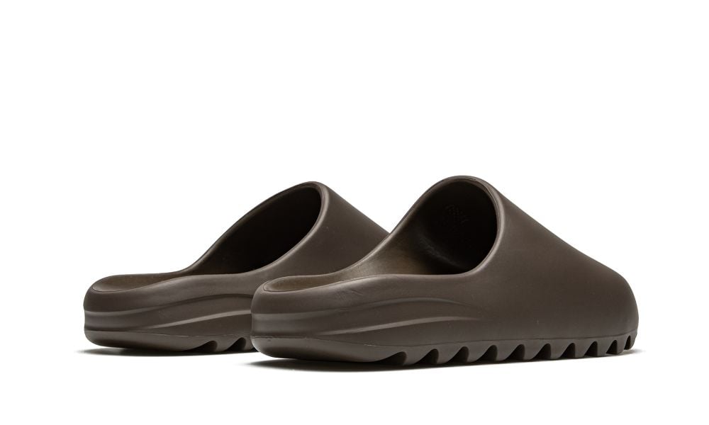 Yeezy Slides «Soot 2021»