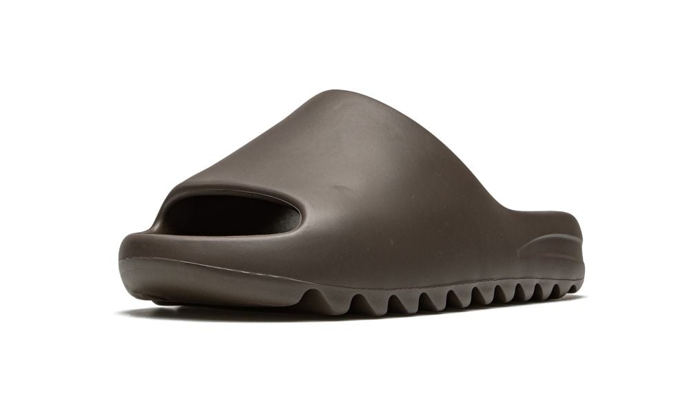 Yeezy Slides «Soot 2021»