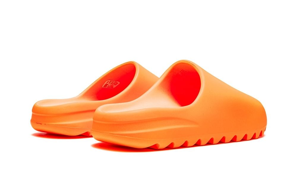 Yeezy Slides «Enflame Orange»